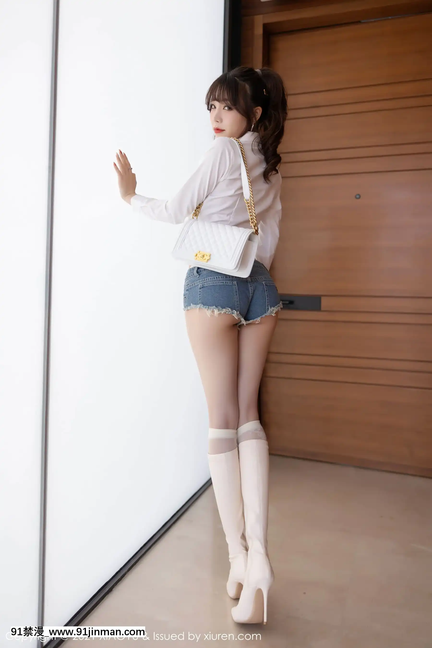 熱褲美女寫真合集01[sm h漫畫]