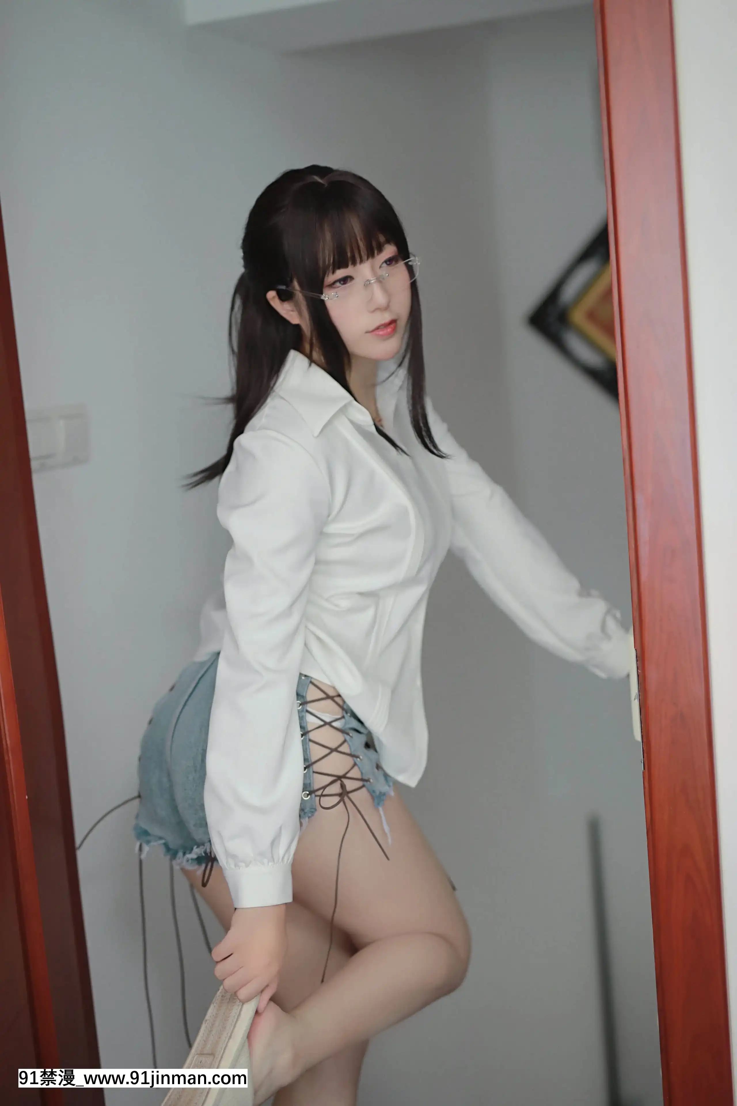 小容仔咕咕咕w-創口貼OL+V[漫畫 18禁]