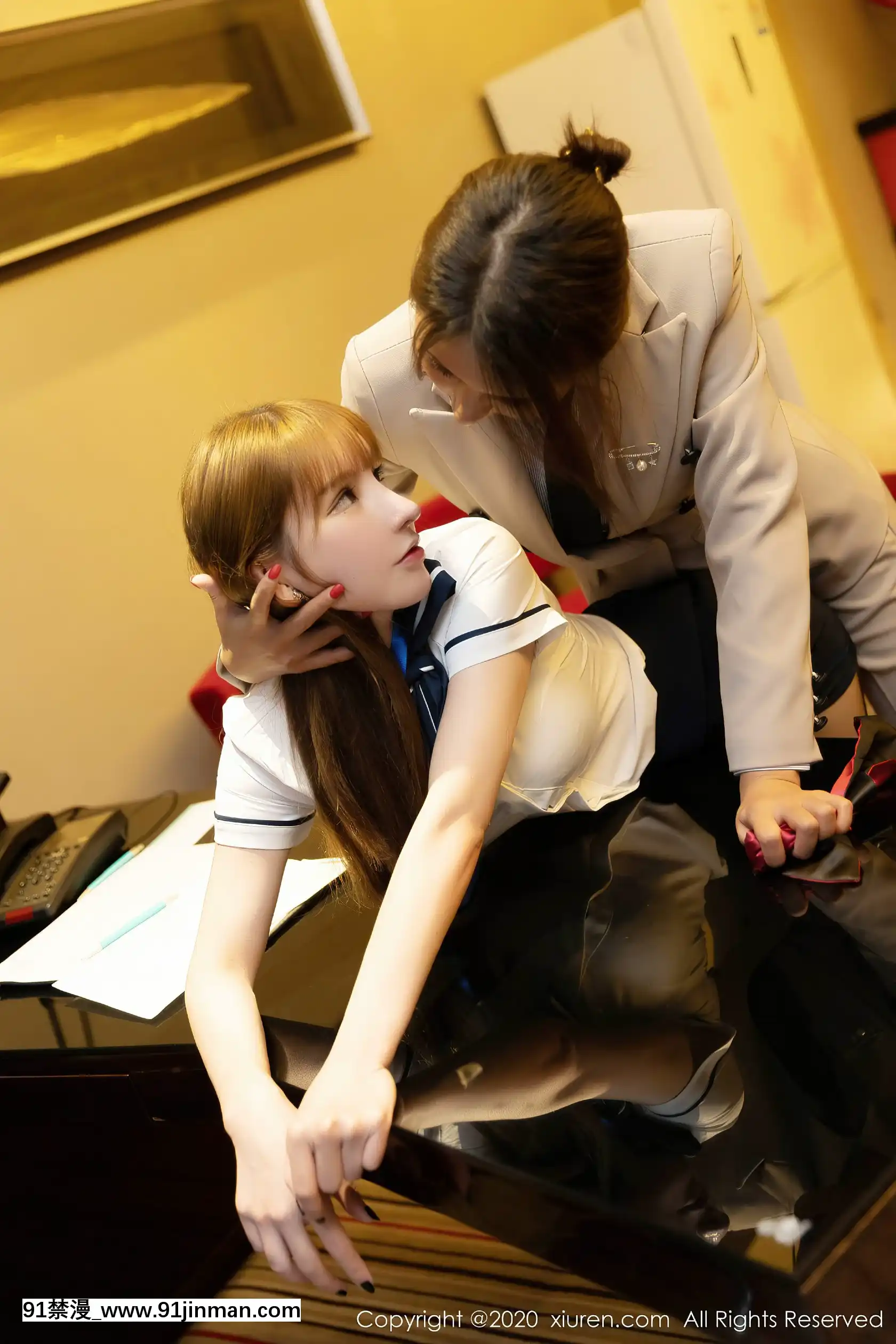 XIURENNo.2857-ZhouYuxi(周於希Sandy)&Emily顧奈奈醬[1 hanson place apt 18h]