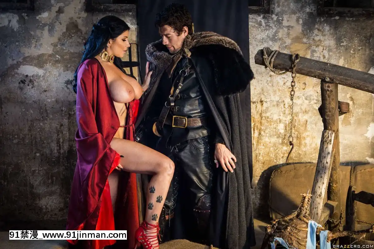 QueenOfThronesPart2(AXXXParody)[ne jesti posle 18h]
